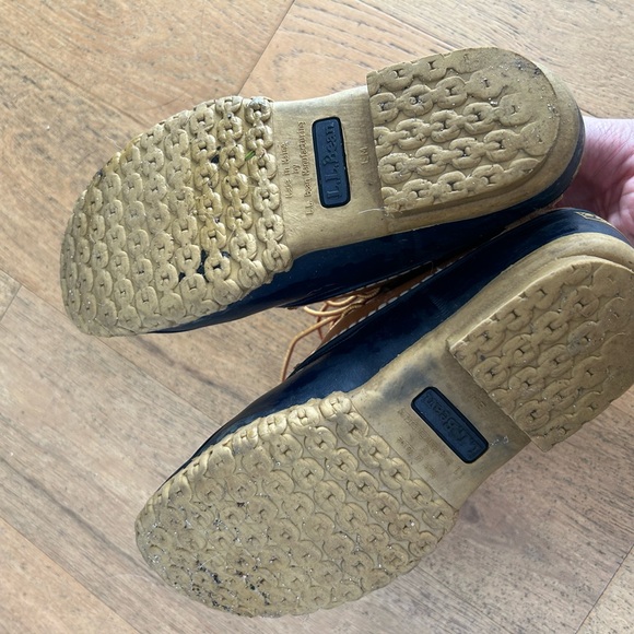 L.L. Bean Women’s 8" Tumbled Leather Bean Boots Tan/Navy, Size 9, Medium B - Picture 5 of 5